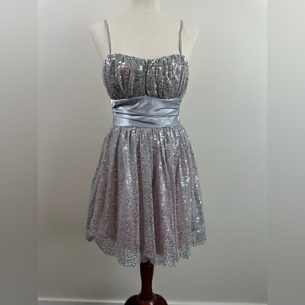 EUC Deb Women’s Sequin Dance Dress